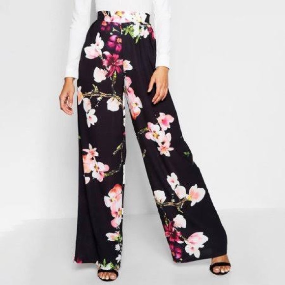 New York & Company Pants - Floral NWT palazzo wise pants with pockets